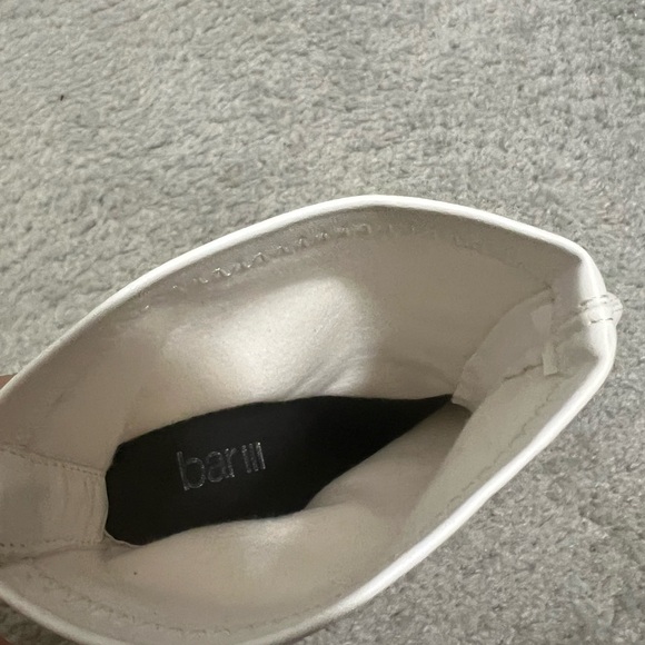 barlll brand white booties, excellent condition, size 7. - Picture 3 of 6